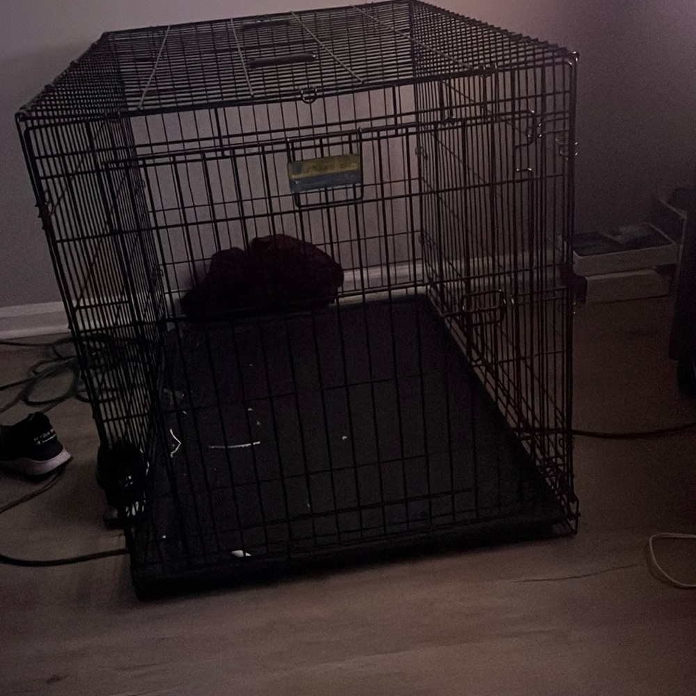 Contour dog cage